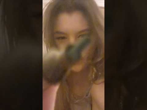 colouring your face green #asmr #asmrsounds #fyp #viral #shorts #munasmr