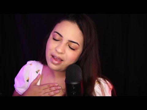 ASMR cantando Louvores para acalmar sua mente e seu coração e dormir | Taíssa Nati