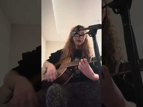 pov ur my cat watching me sing