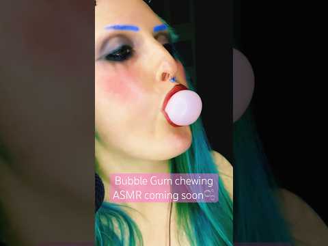 What’s the secret to giant bubbles w/ gum🤔 #asmr #gothgirl #altgirl #asmrbubblegum