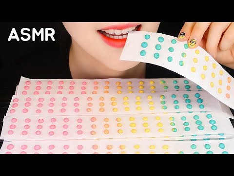 ASMR CANDY BUTTONS 🚦 How to eat candy buttons like a pro 😎
