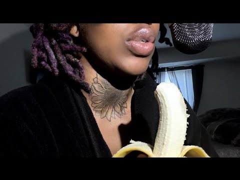 ASMR| A BANANA & A STORYTIME