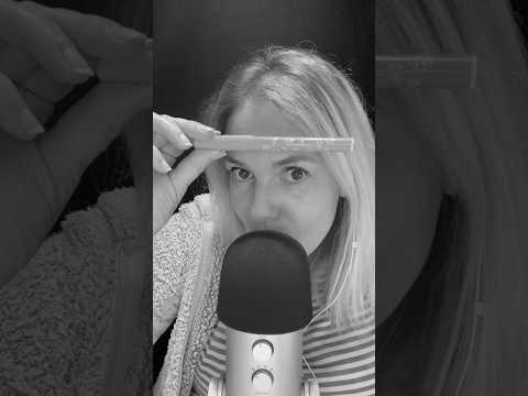ASMR FR / Devine la couleur de ce feutre ! #asmrfr #shortsasmr #asmrshorts