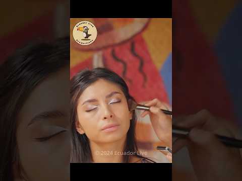 Darlyn & Paola in a makeup tutorial with soft ASMR whispering sounds