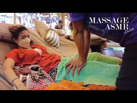 $6 Cheap Thai STREET FOOT MASSAGE at the BIGGEST WEEKEND MARKET in Bangkok (unintentional ASMR)