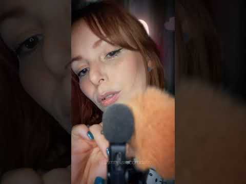 ASMR pincel no microfone