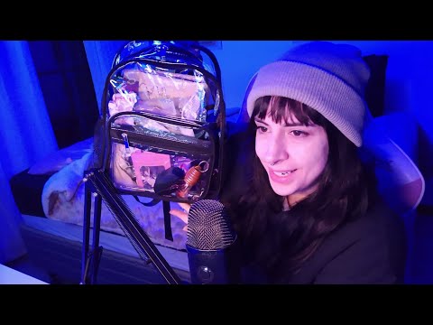 ASMR • O QUE TEM NA MINHA MOCHILA DO DIA A DIA 🦖