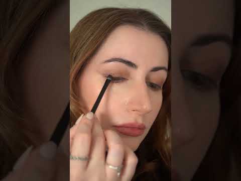 este video é um sinal pra você fazer um olho marrom esfumado 🤎