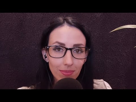 [Magyar ASMR] Könyvesbolt Roleplay az egyik kedvenc triggeremmel (könyvtapping) - könyvajánló