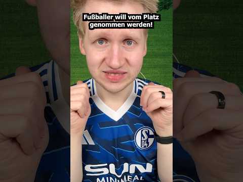Fußballer will vom Platz genommen werden! #asmr
