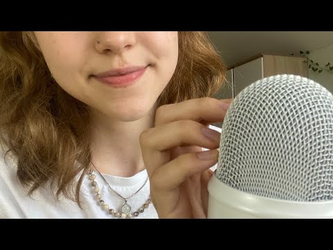 ASMR fast and aggressive mouth sounds and mic scratching (+ little tapping👐🏻)