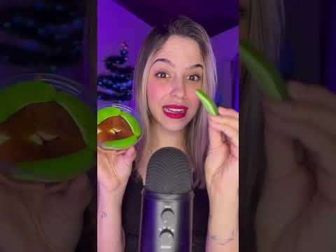 ASMR PROVANDO BALA DE HAMBURGUER