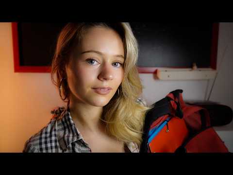 ASMR tu rencontres ta nouvelle camarade de classe