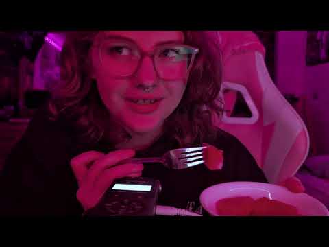 ASMR ~ Eating Sum Fried Chicken 🍗