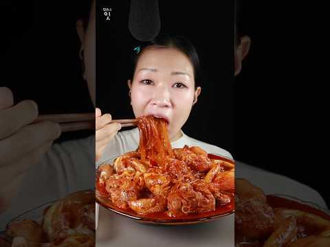 Spiciest Chicken in Korea 🔥 Yeopgi Chicken Feast (89 seconds)