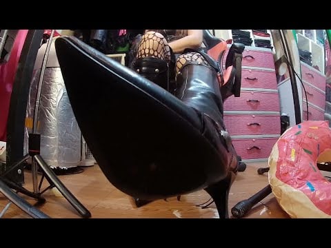 Livestream GODDESS AVRIAH: LEATHER BOOTS, Red HIGH HEELS, Leather Outfit Triggers