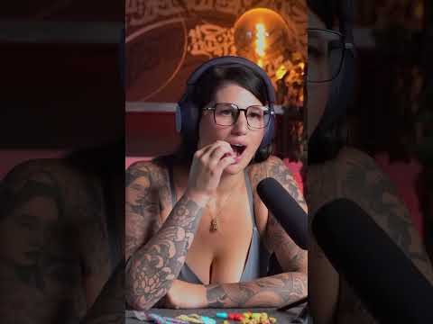 Hast du die Dinger schonmal gegessen? 🥰 ❤️‍🔥 #asmr #asmrgirl #asmreating #asmrslime #asmrsound