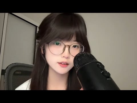 ASMR Kisses and Mouth Sounds 😘