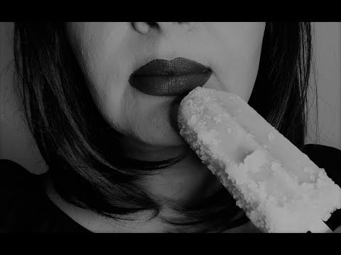 ASMR En Español.- Lamiendo  paleta de hielo