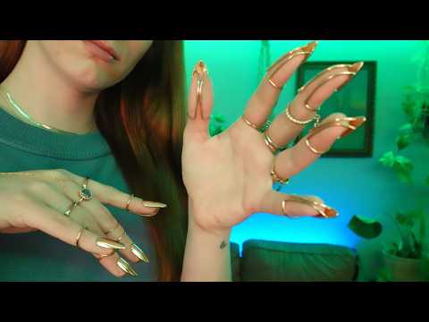 ASMR 😴 Rainy Hand Movements & Mic Scratching For You 🌧️ No Talking