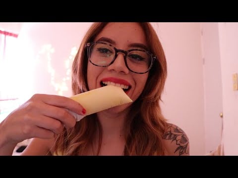 ASMR comiendo un BOLI de rompope + Storytime de mis sueños mas TURBIOS 💀