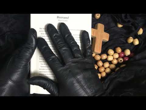 LEATHER GLOVES 🖤 READING/ WHISPER IN DUTCH👄🇳🇱🎧 [[ASMR]]