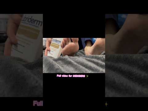 GIVING MYSELF FEET MASSAGE AFTER WORK #asmr