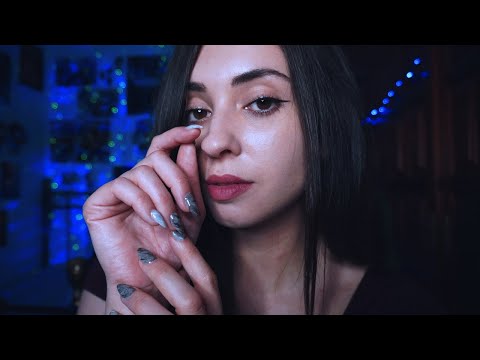 ASMR caricias suaves y susurros muy cerca del micro🤍