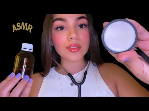 ASMR- MÉDICA DA NOITE TE EXAMINANDO | Sussurros