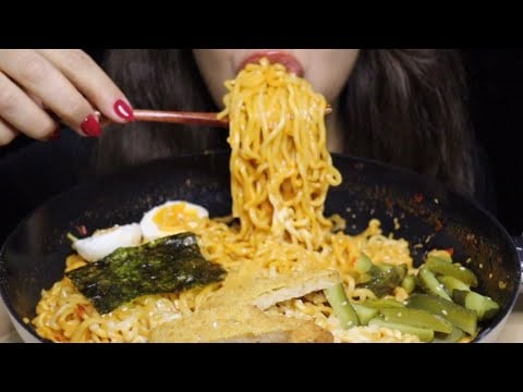 ASMR CHEESY RAMEN NOODLES BULDAK HOT CHICKEN BREADED CHICKEN PICKLES EGGS SEAWEED MUKBANG #asmr