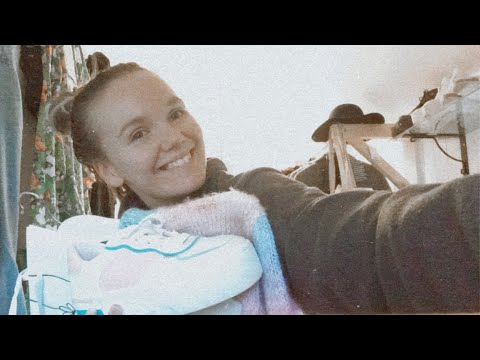ASMR  I Min "Walk In Closet"👗👟🧢 (Fast Tapping,Soft Spoken, Lo-Fi)