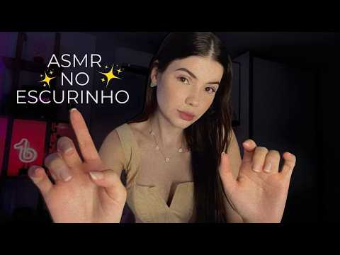 ASMR NO ESCURINHO 💤 Sons relaxantes e sussurros suaves