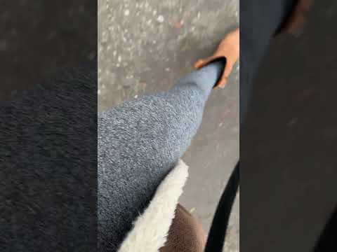 ASMR spazieren gehen mit Sportleggings nach dem Sport. 🏀
