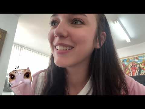 ASMR RESPONDENDO PERGUNTINHAS DE VOCÊS!!