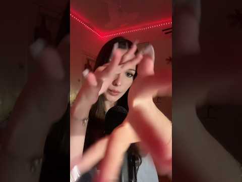 Giving those #tingles to your brain 🧠✨ #asmr #handmovements #handdance #mesmerizing