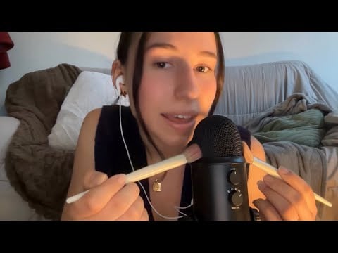 French girl try ASMR in English 