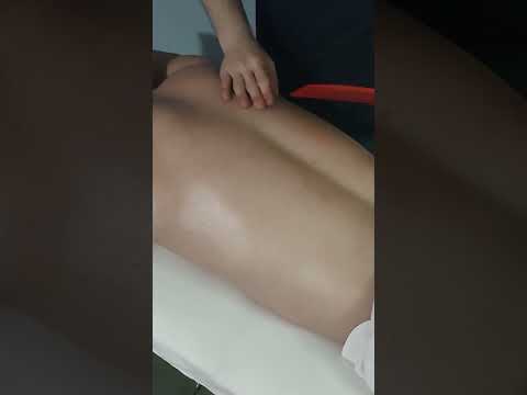 MASSAGE THAT RELIEVES STRESS ON THE BACK #satisfying #relaxing #asmr #shorts #massage