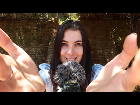 ASMR - FISHBOWL EFFECT  *sussurros inaudíveis