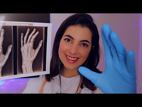 ASMR PARA DORMIR: MÉDICA INAUDÍVEL EXAMINA VOCÊ - Sweet Carol