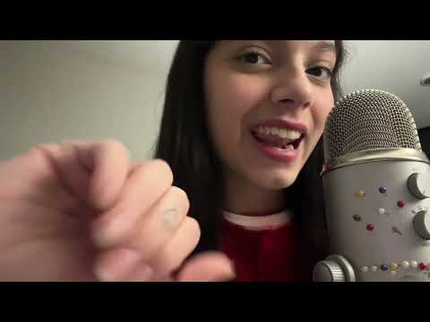 ASMR TRIGGER WORDS CERQUITA DEL MICRÓFONO| SALUDANDO SUBS| SOFIWI