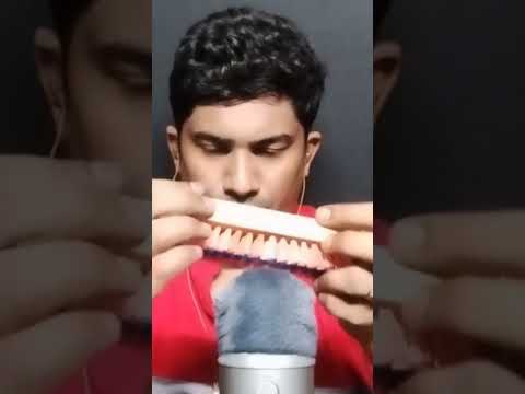 asmr brush scratching sound #brush #satisfying #scratching