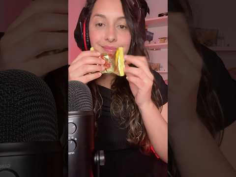 Que nos dice la galleta de la fortuna 🥠? #asmr  #mouthwhisper #love #asmrcommunity #youtubeshorts