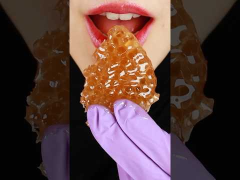 HONEYCOMB EATING SOUND ASMR 🐝