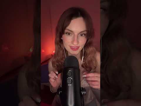bamby asmr überträgt einen Livestream.