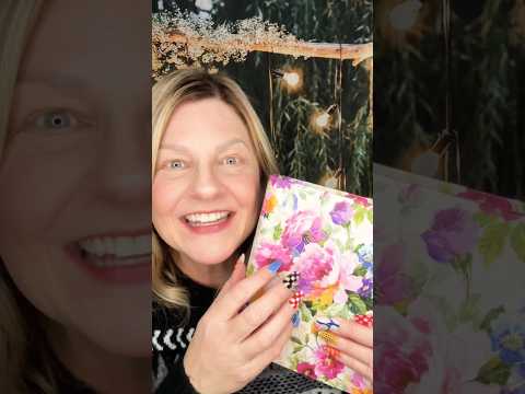 ASMR Tapping on Books 🌺💕 #asmr #asmrbooks #asmrtapping #relax ⭐️