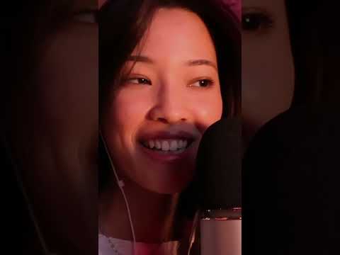 ASMR tingly light triggers 💛#asmr #asmrshorts #asmrsounds #shorts