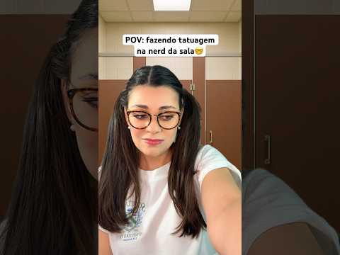 POV: fazendo tatuagem na nerd da sala🤓 #asmr #asmrsounds #shorts