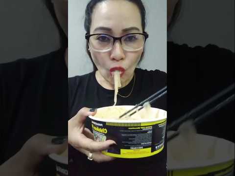 EATING PHO CHICKEN #everyone #mukbang #shortsfeed #phonoodles #slurping