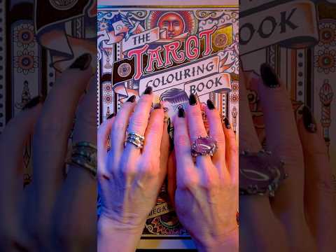 TAPPING ON BOOK #arasulèasmr #asmrshorts #tappingasmr #longnailstapping