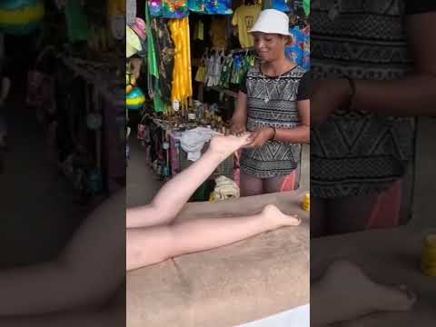 Relajante masaje de pies con sonidos de mar #massage #asmr #jamaica #footmassage